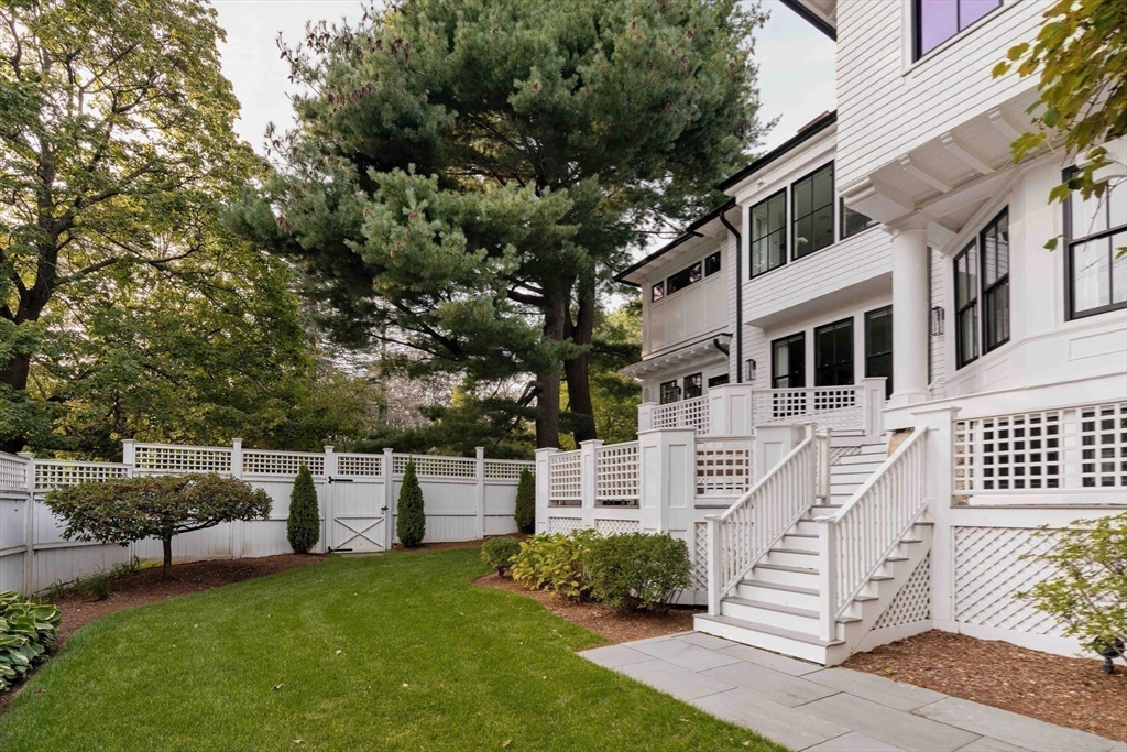 15 Farlow Rd