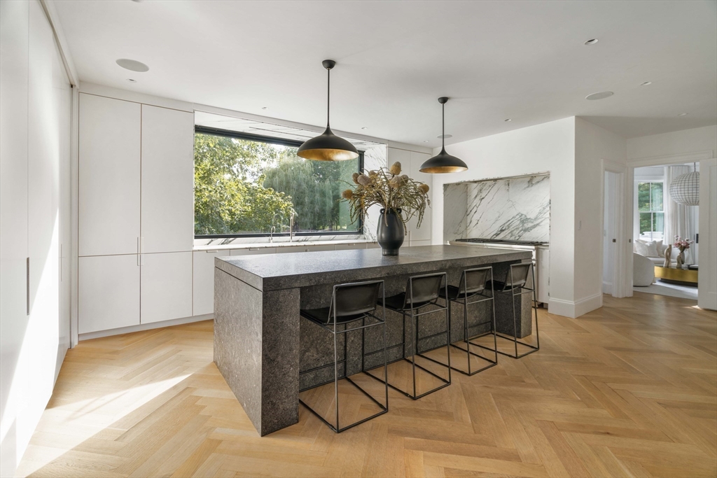15 Farlow Rd