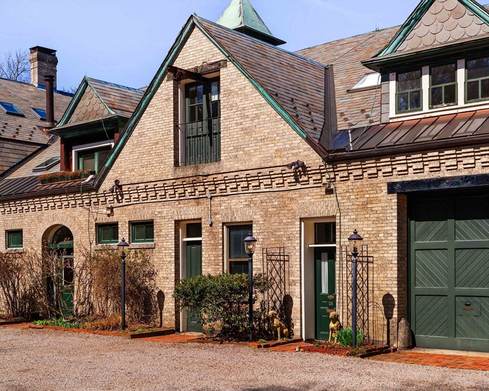 103 Bellevue St # 4