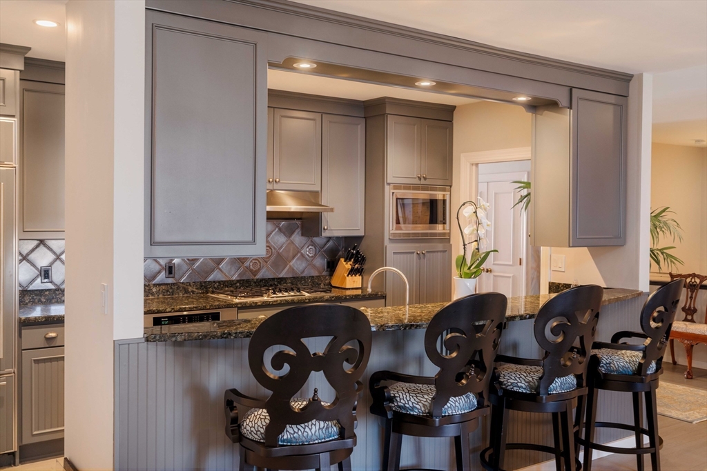 103 Bellevue St # 4