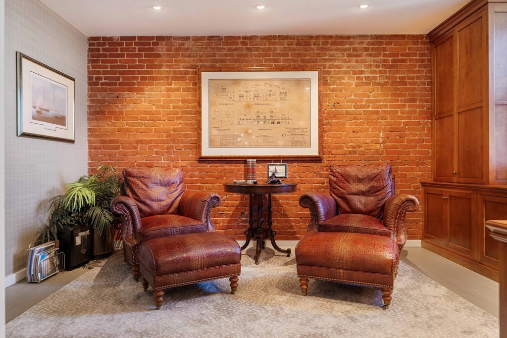 103 Bellevue St # 4