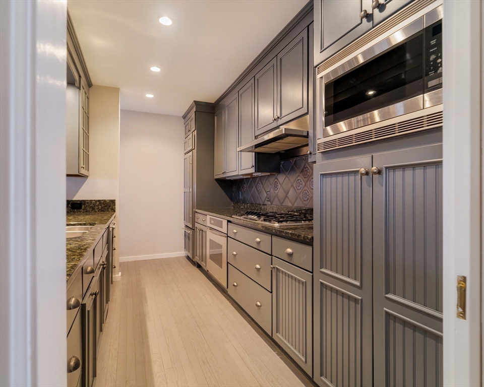 103 Bellevue St # 4