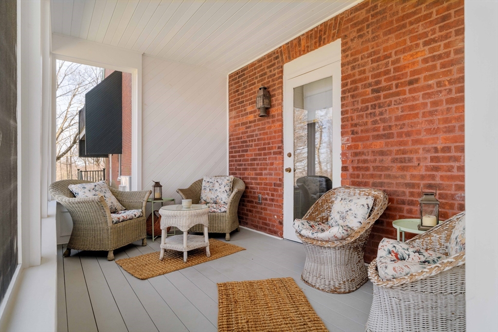 103 Bellevue St # 4