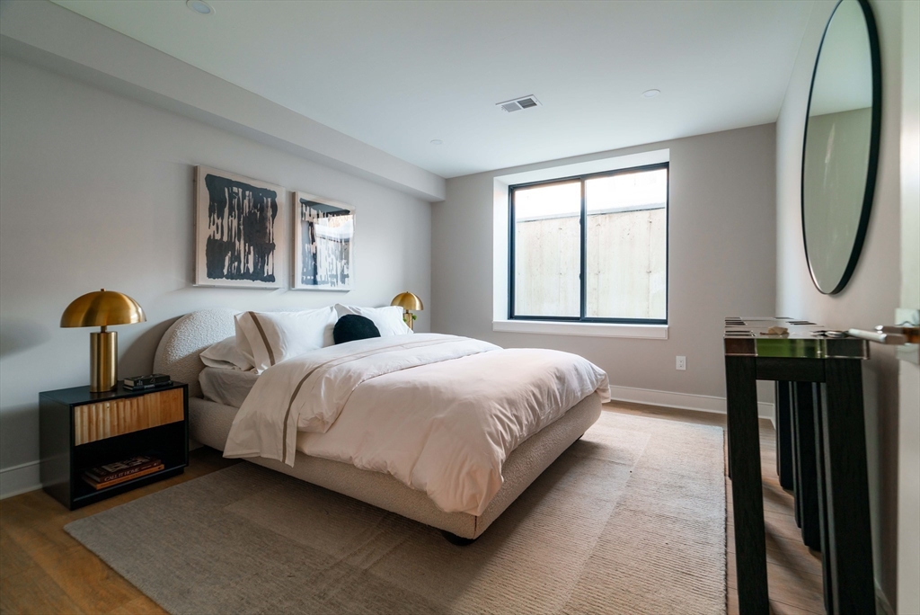 25 White Ave