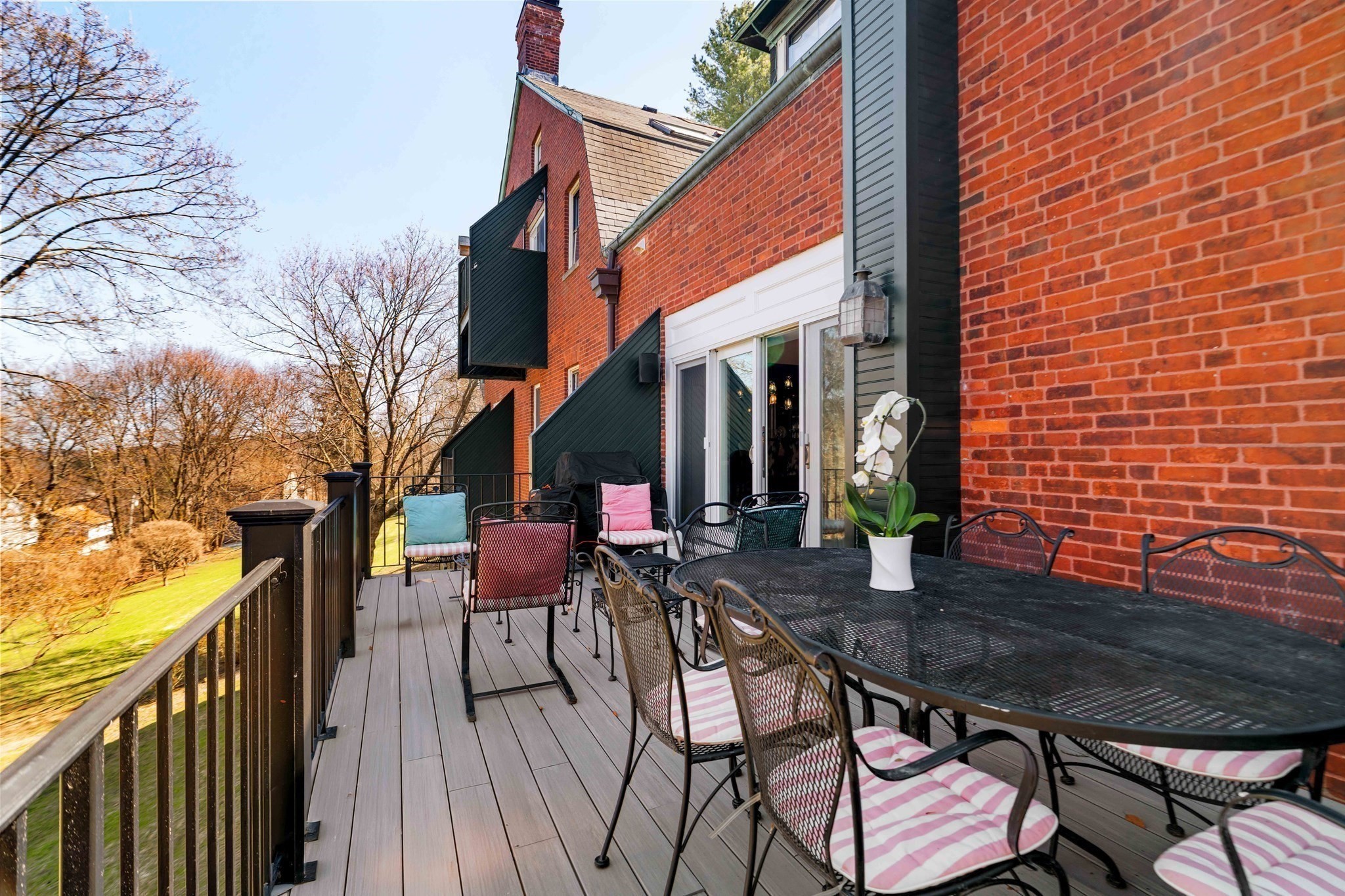 103 Bellevue St # 4