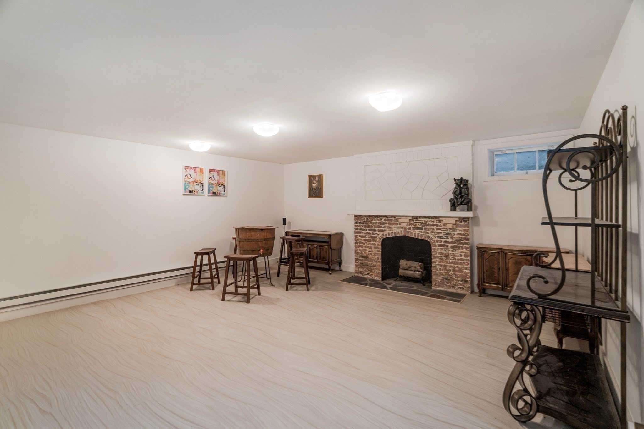 421 Waverley Ave