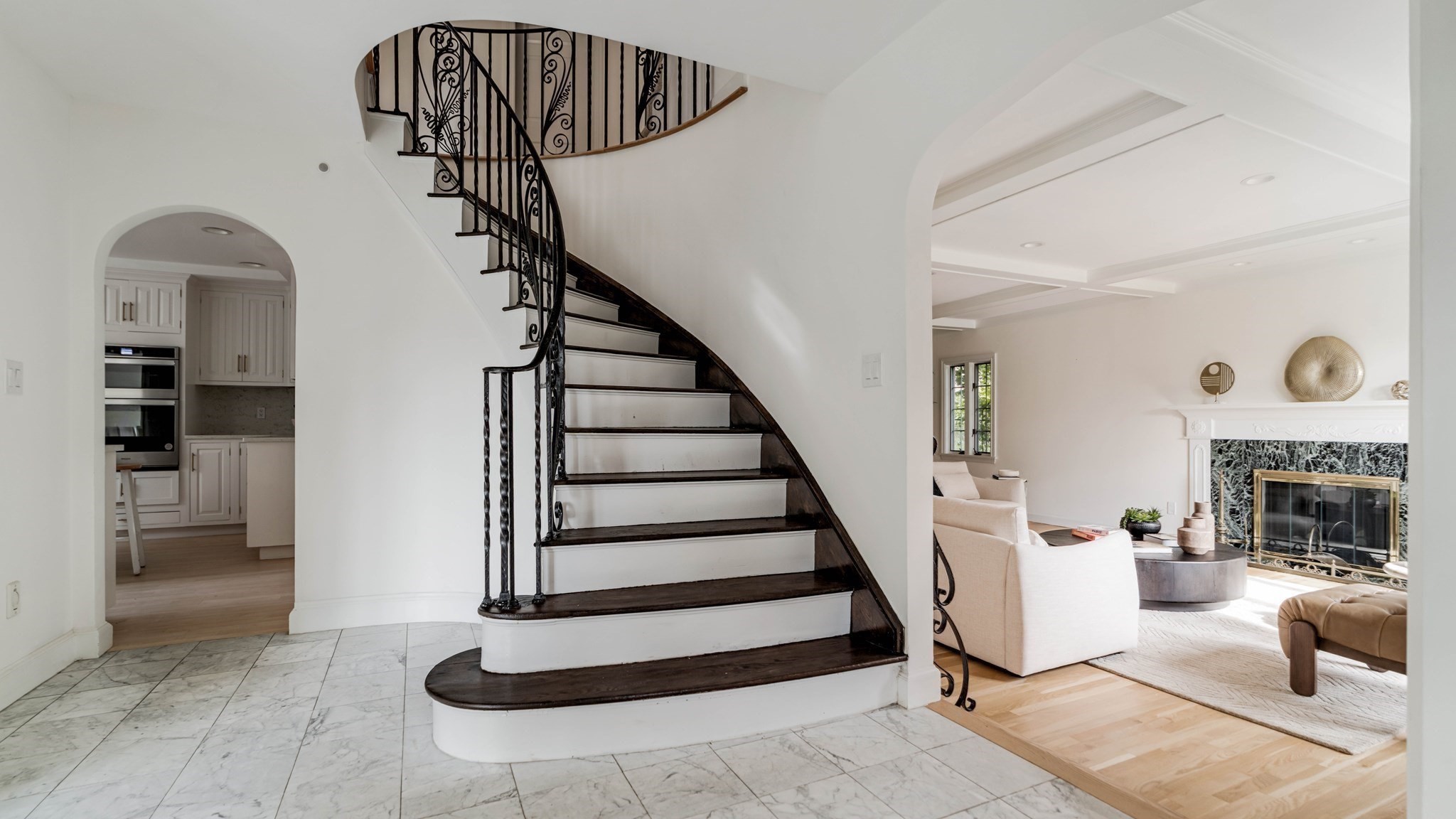 421 Waverley Ave