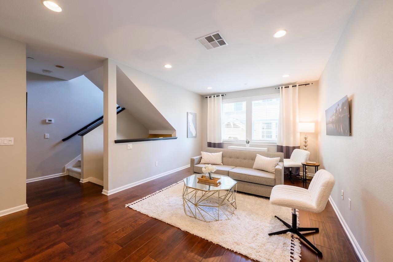 237 Bluebonnet LN 302