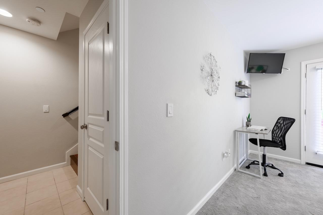 237 Bluebonnet LN 302