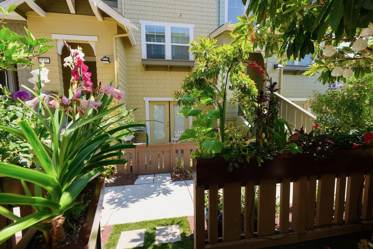 237 Bluebonnet LN 302