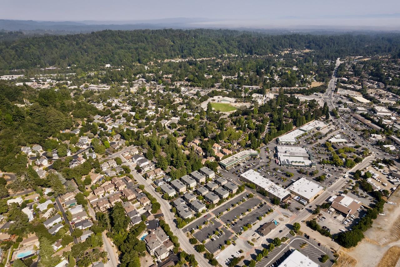 237 Bluebonnet LN 302