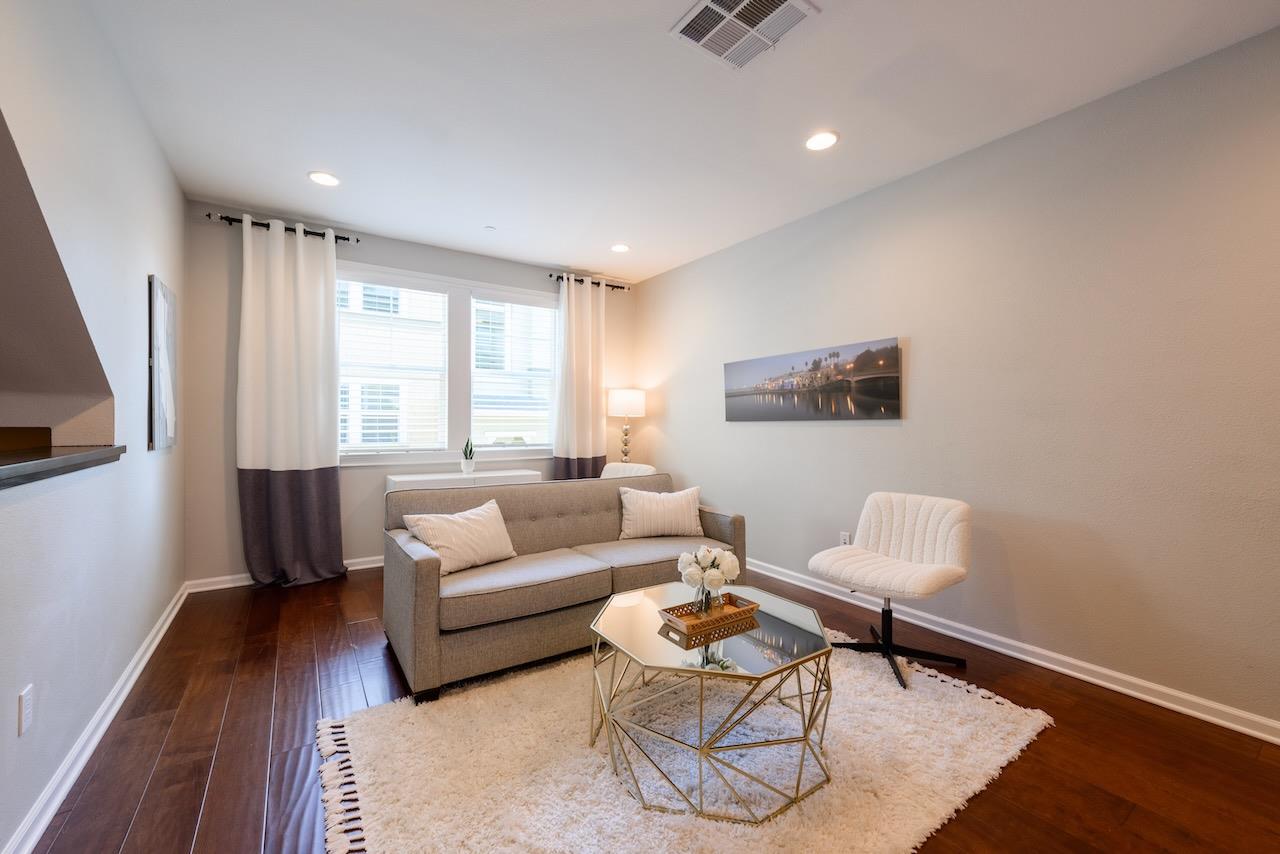 237 Bluebonnet LN 302