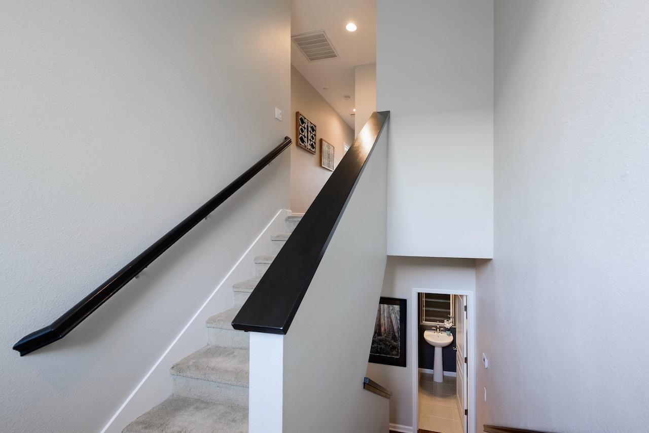 237 Bluebonnet LN 302