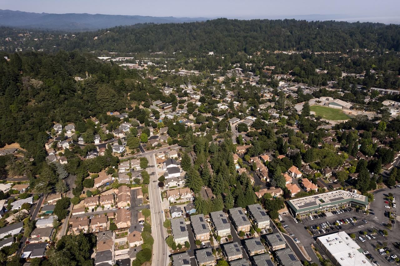 237 Bluebonnet LN 302