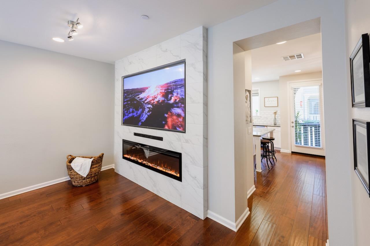 237 Bluebonnet LN 302