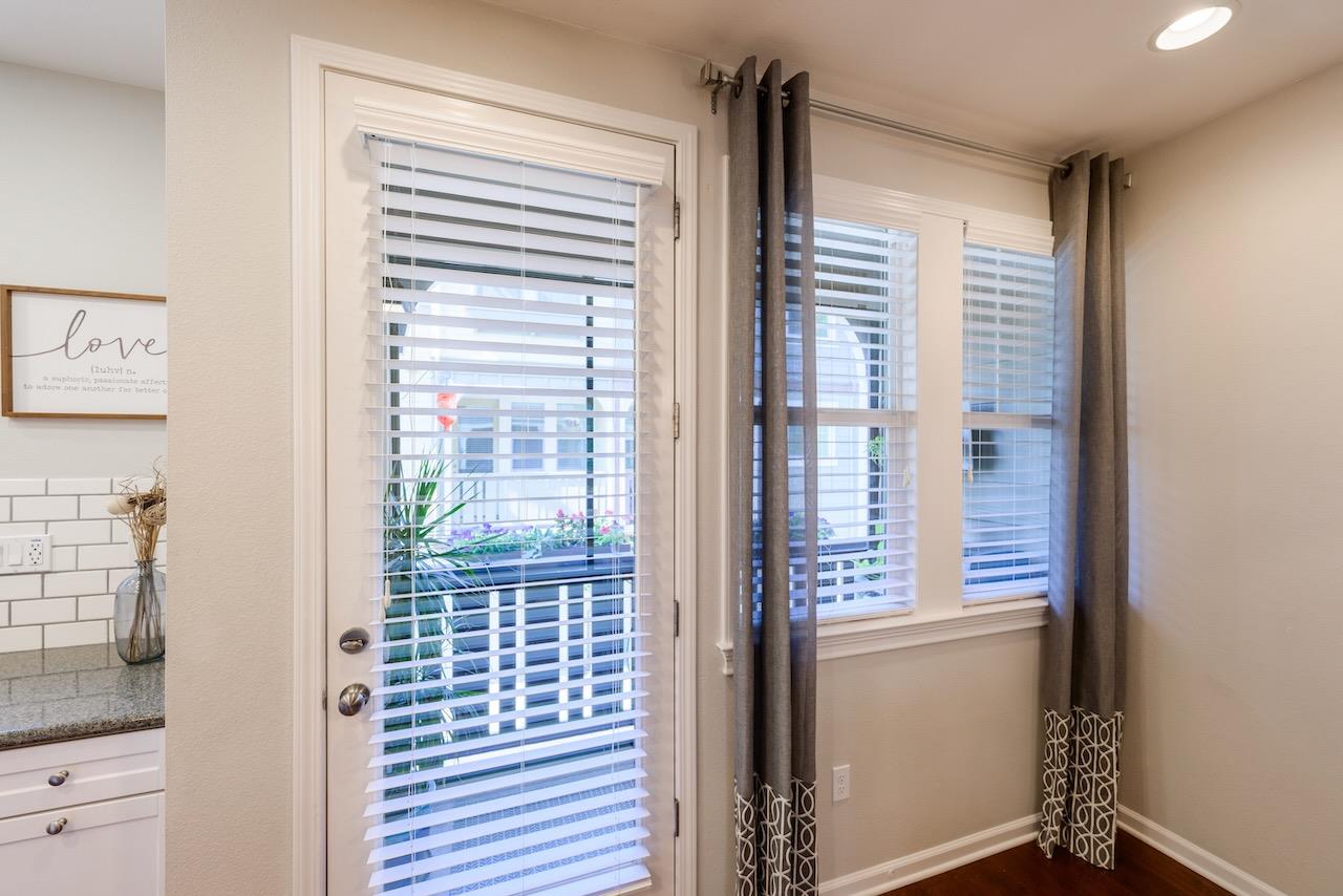 237 Bluebonnet LN 302