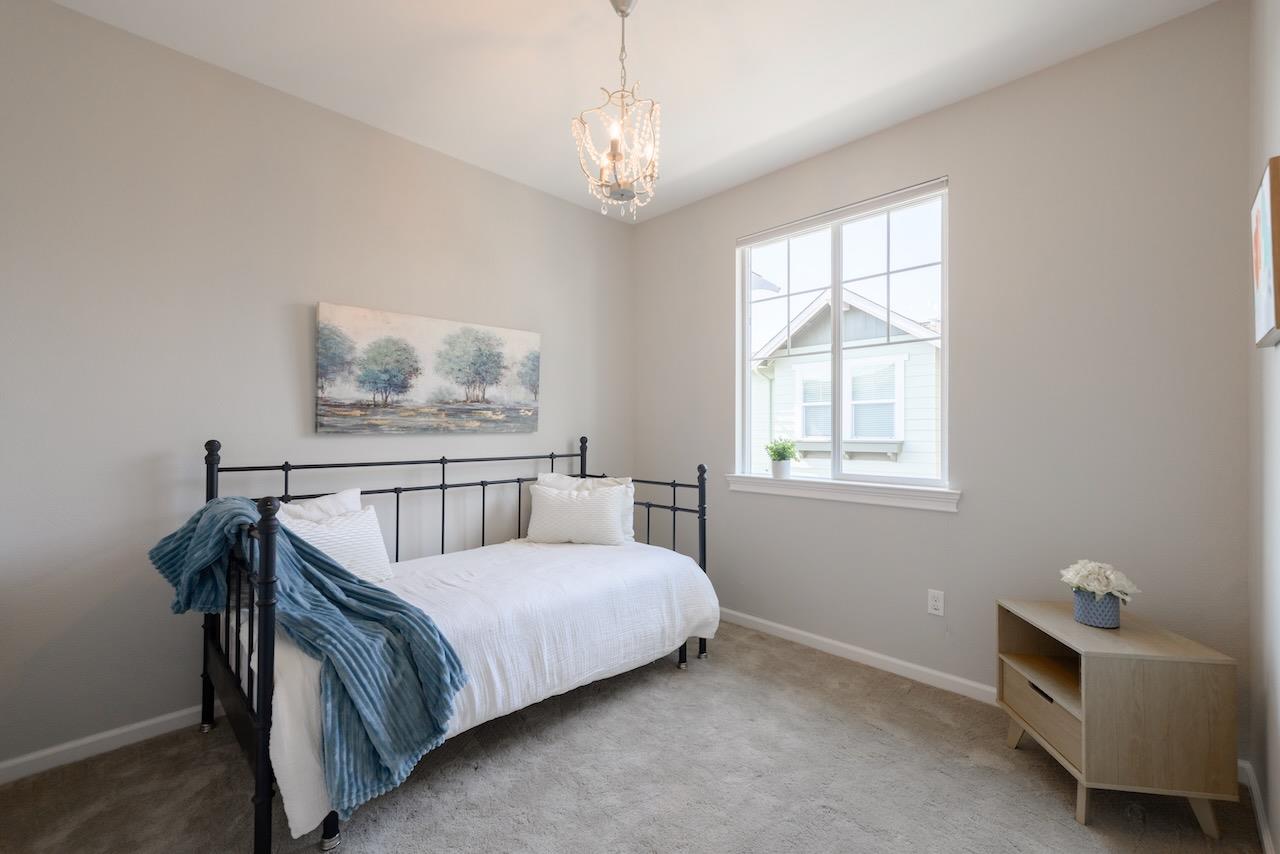 237 Bluebonnet LN 302