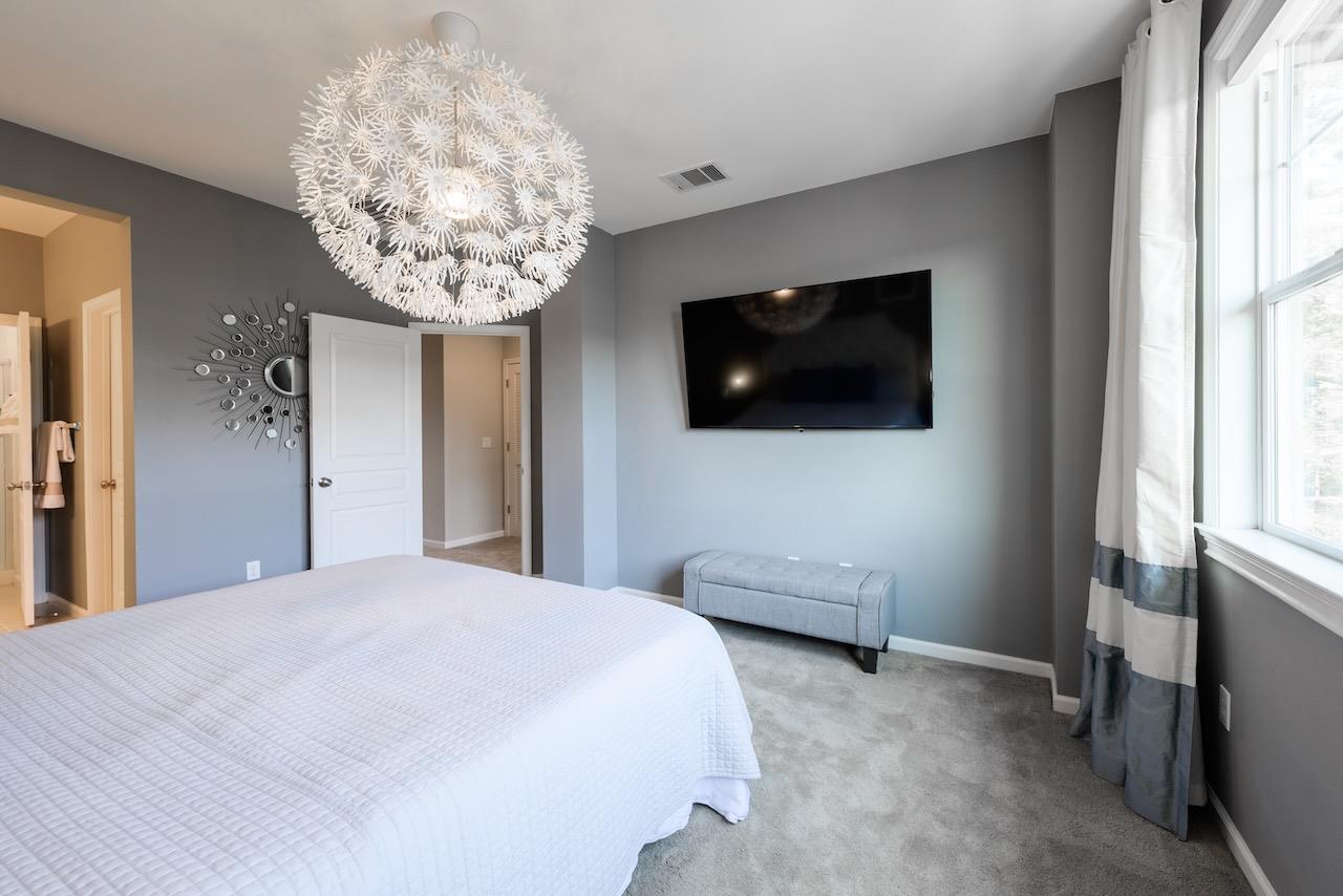 237 Bluebonnet LN 302