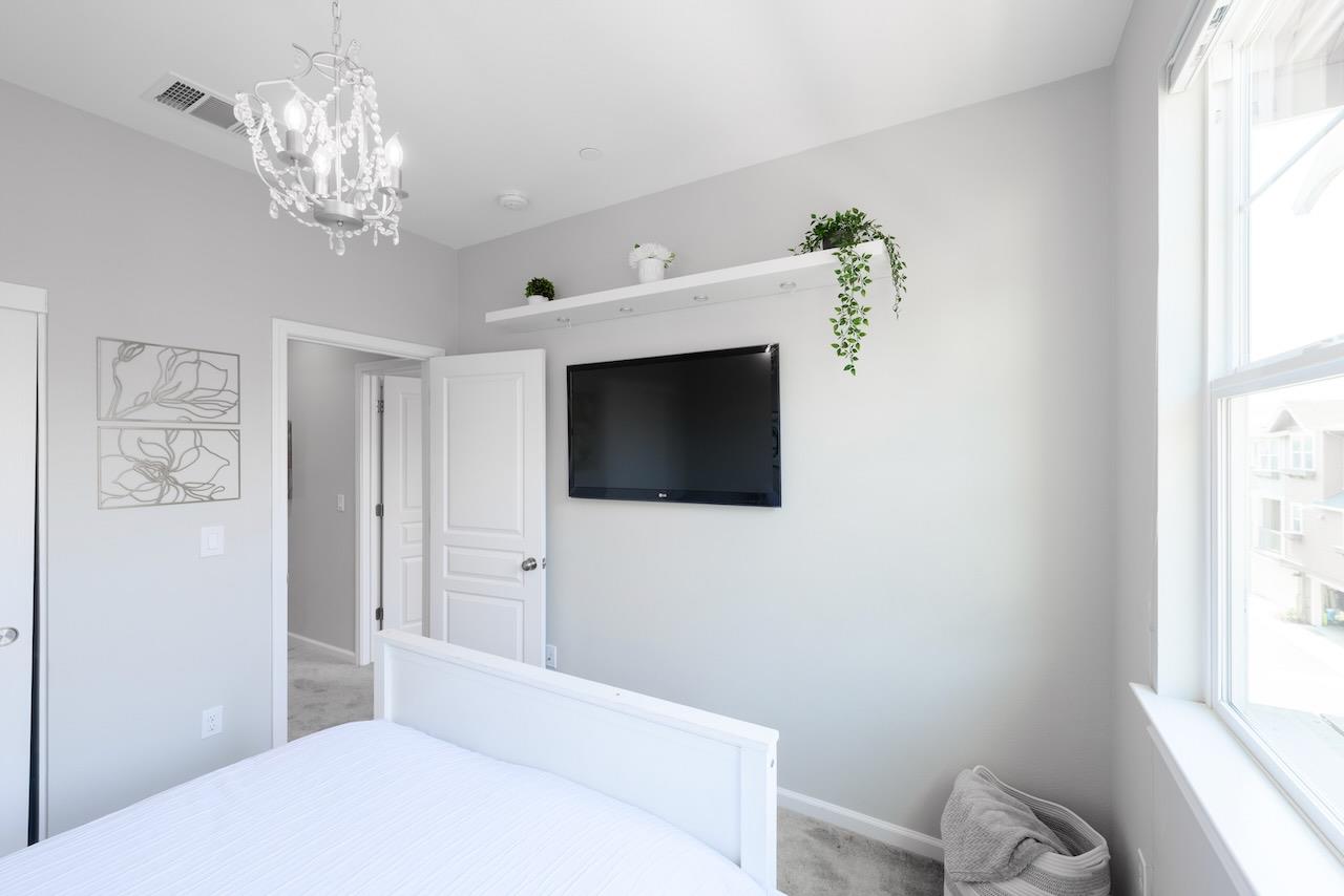 237 Bluebonnet LN 302