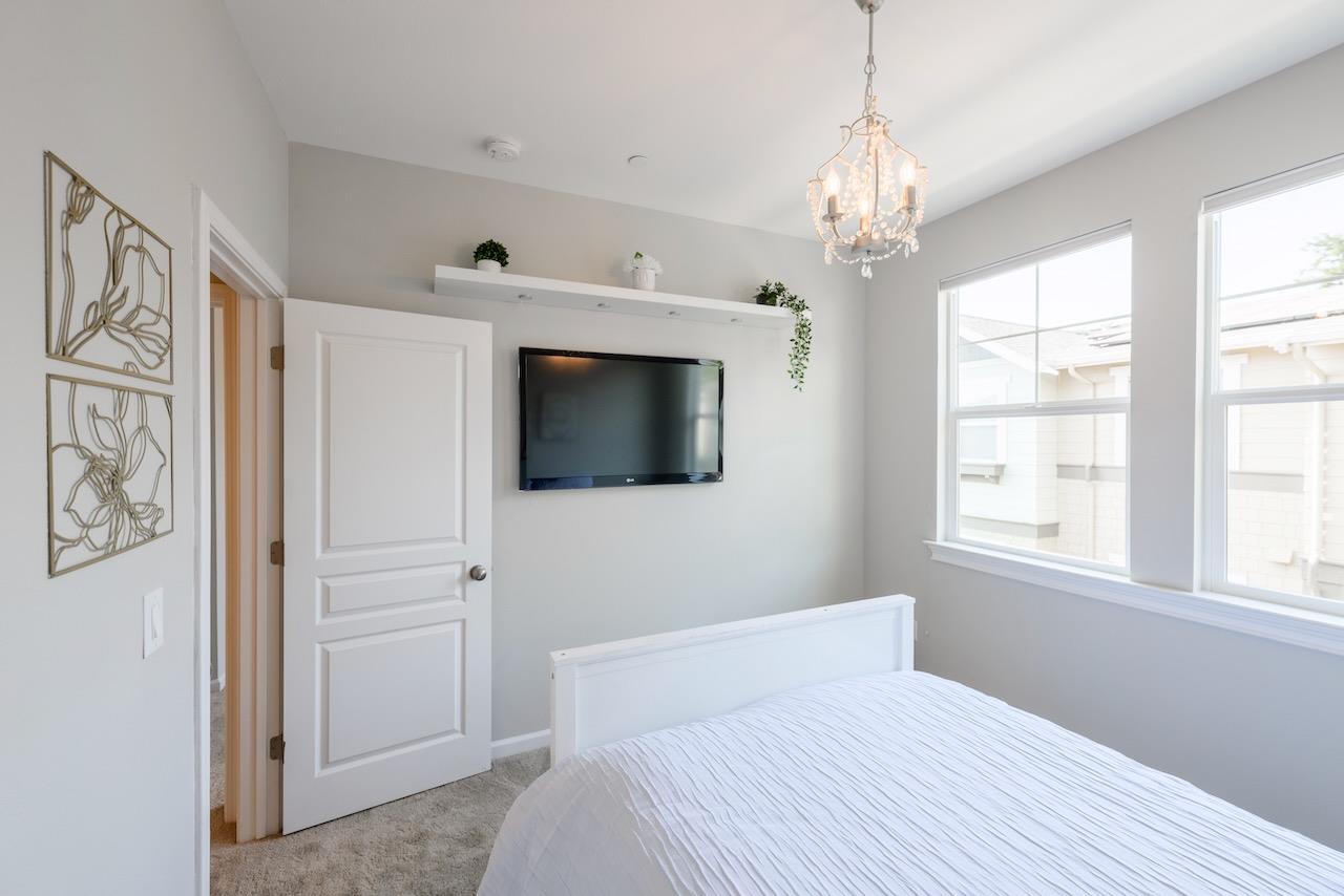 237 Bluebonnet LN 302