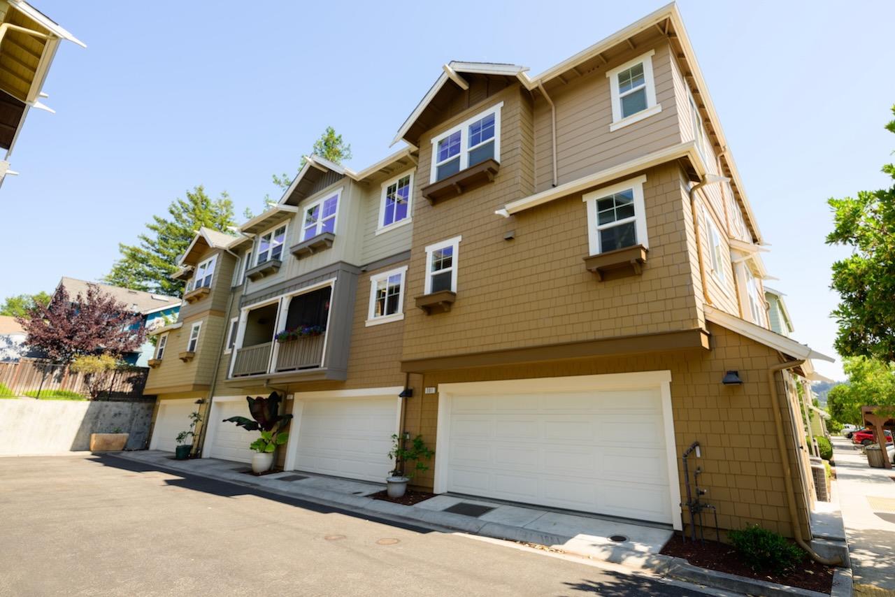 237 Bluebonnet LN 302