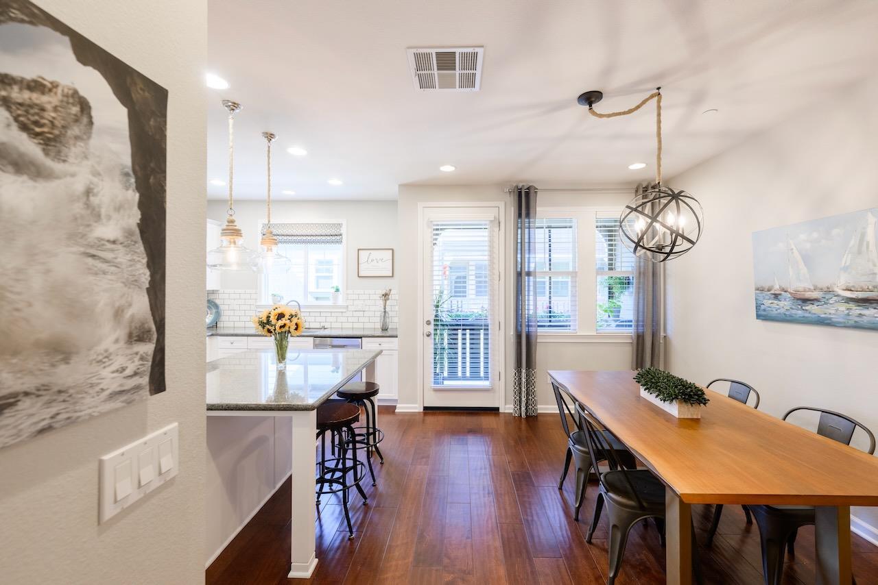 237 Bluebonnet LN 302