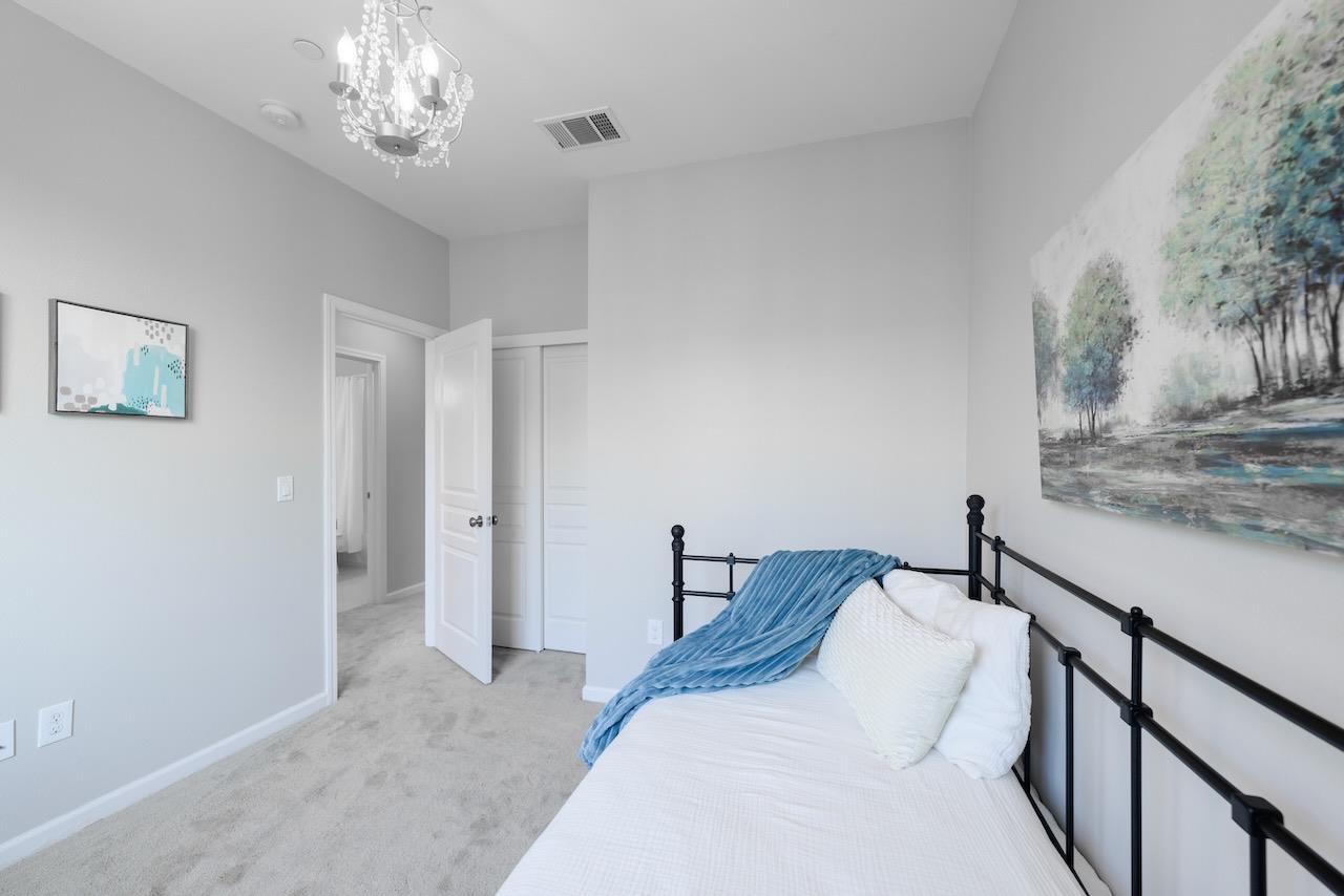 237 Bluebonnet LN 302