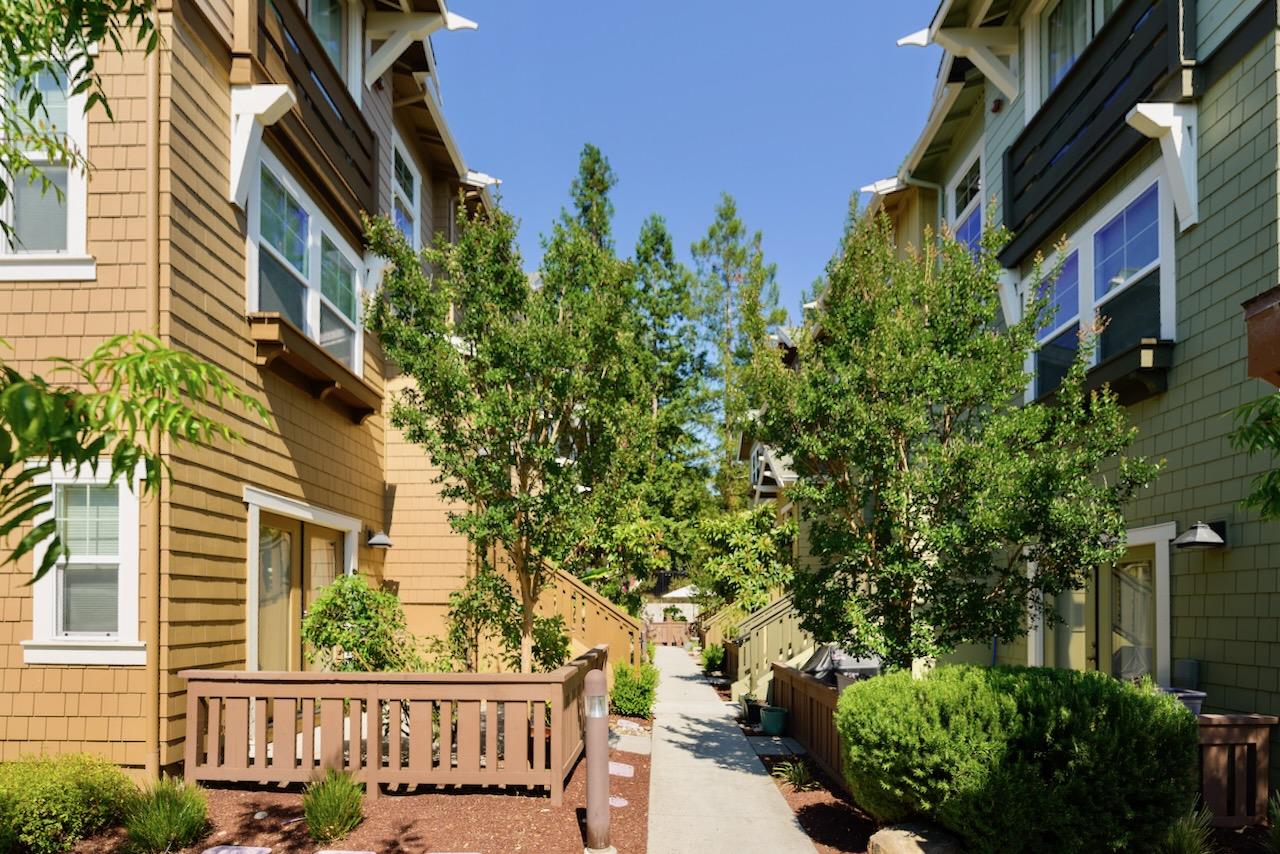 237 Bluebonnet LN 302