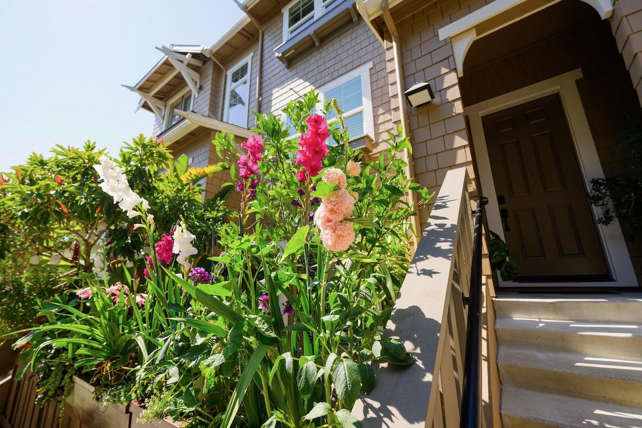 237 Bluebonnet LN 302