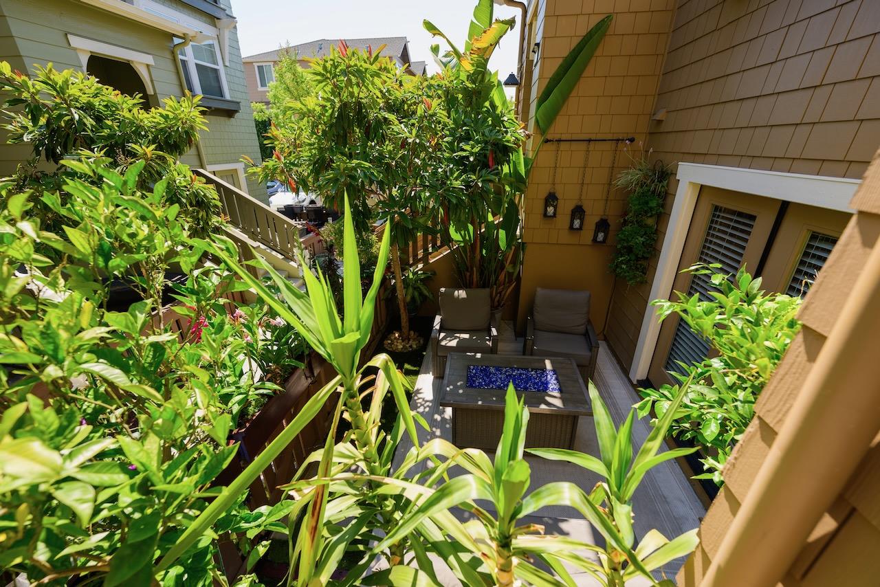 237 Bluebonnet LN 302