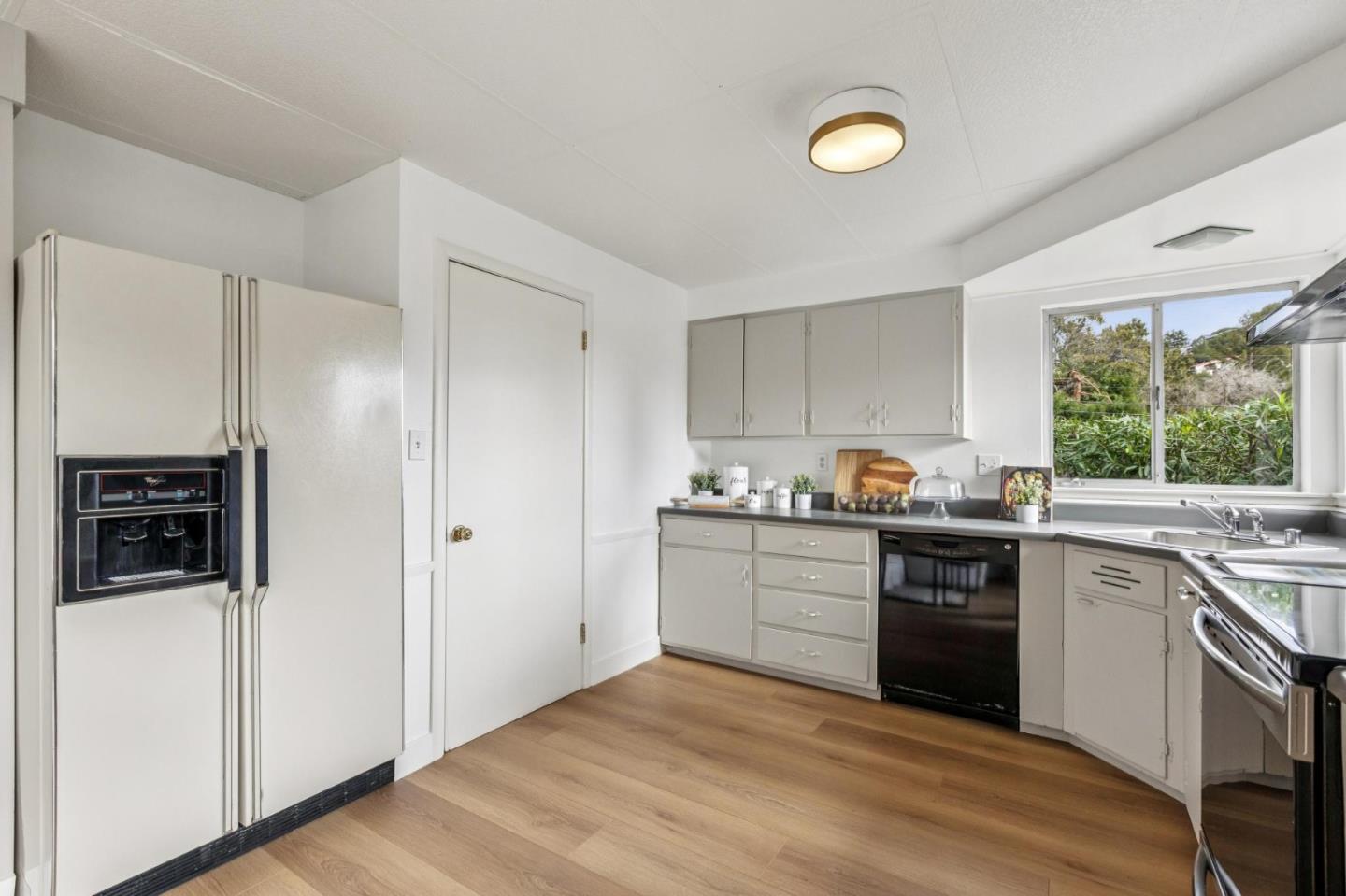 602 Alameda De Las Pulgas