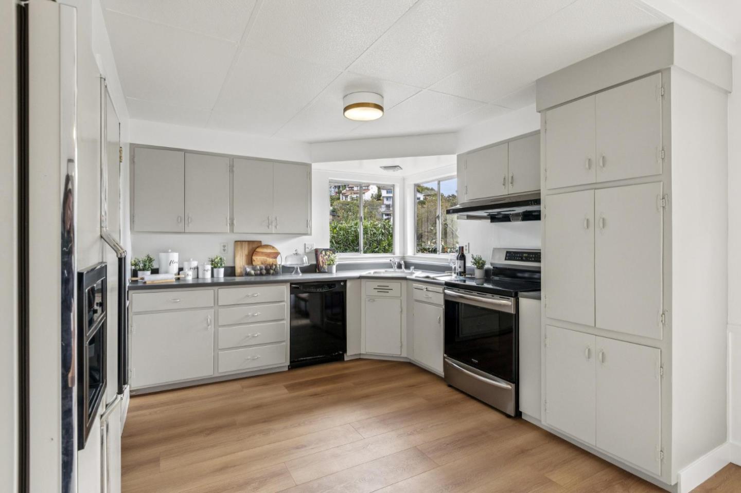 602 Alameda De Las Pulgas