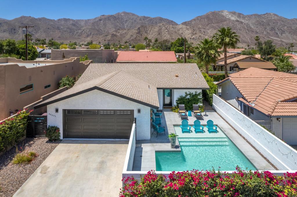 54235 Avenida Velasco