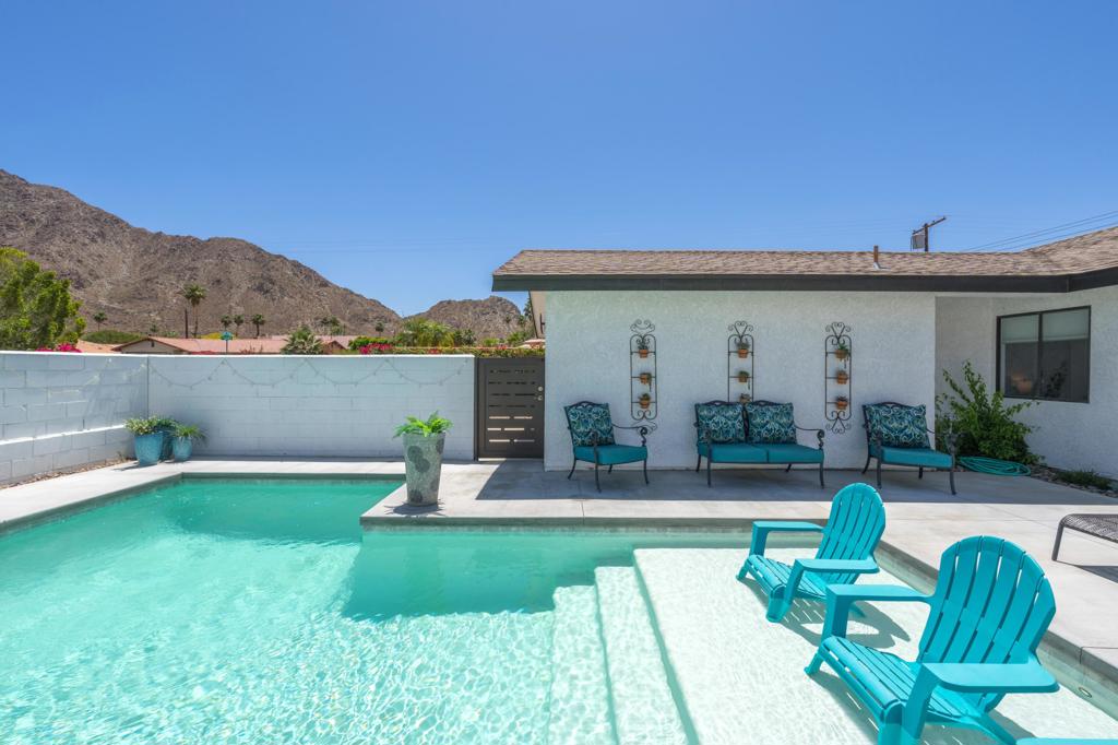 54235 Avenida Velasco