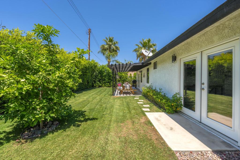 54235 Avenida Velasco