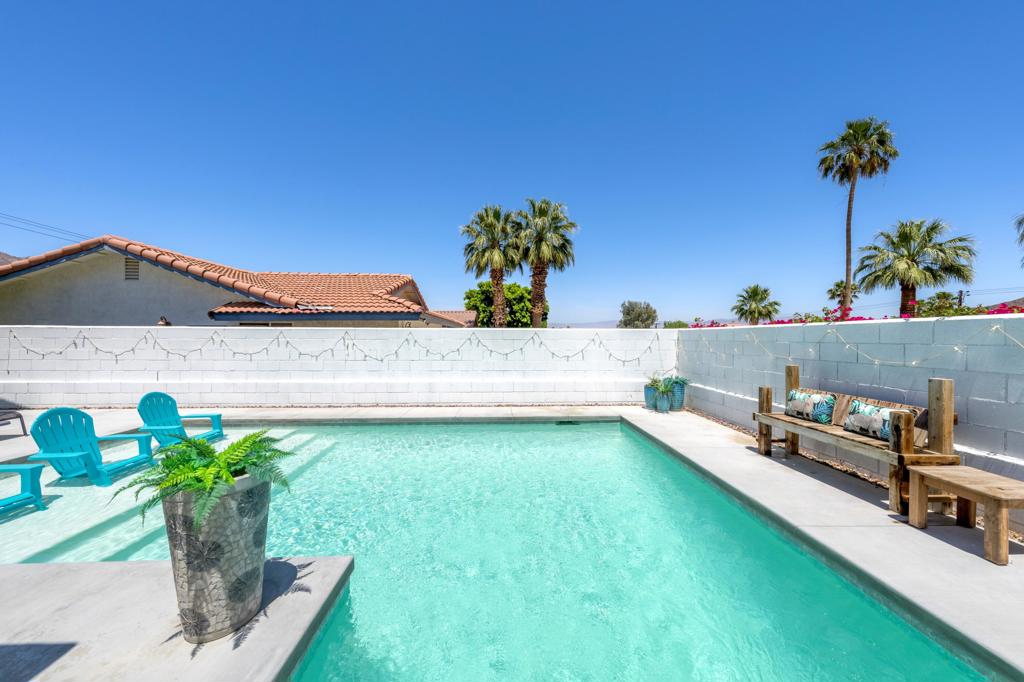 54235 Avenida Velasco