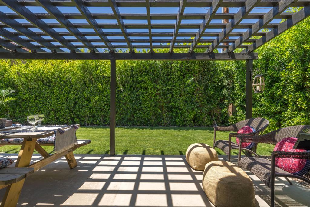 54235 Avenida Velasco