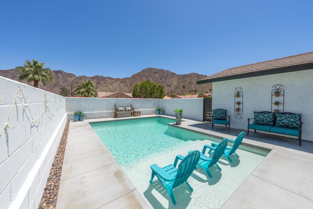 54235 Avenida Velasco