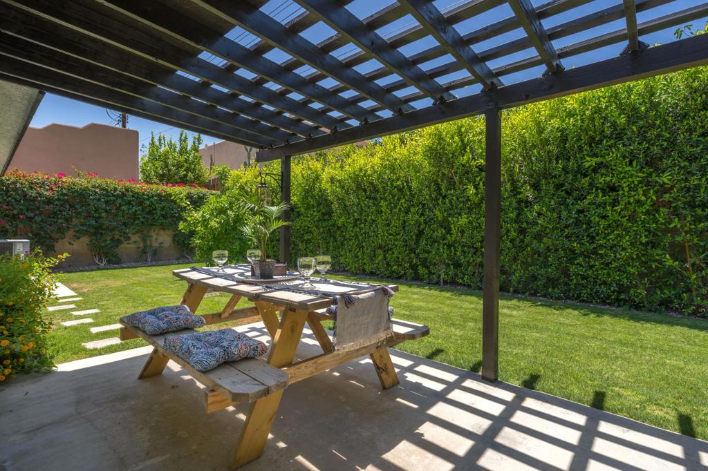 54235 Avenida Velasco