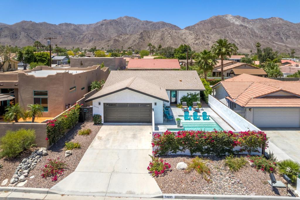 54235 Avenida Velasco