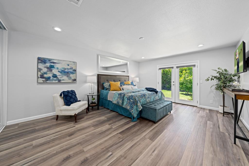 54235 Avenida Velasco