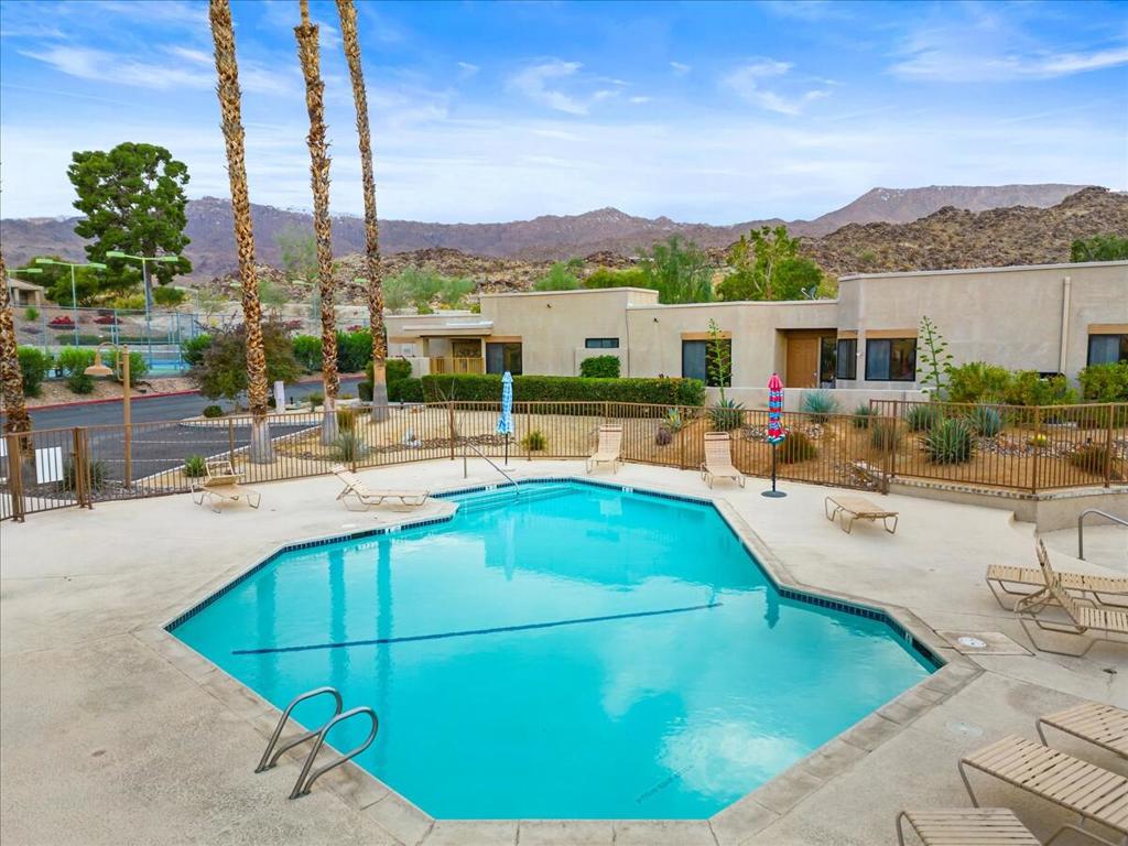 72302 Merry Vale Way