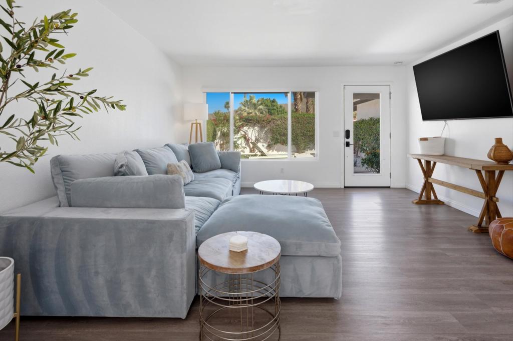 52905 Avenida Martinez