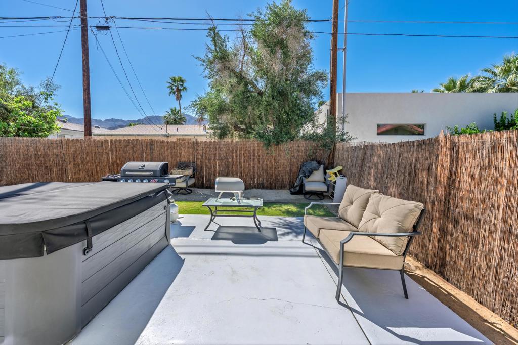 52905 Avenida Martinez