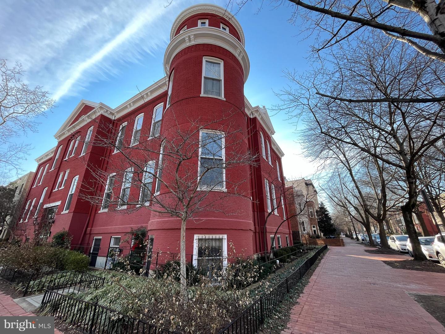 301 G STREET NE Unit: 23