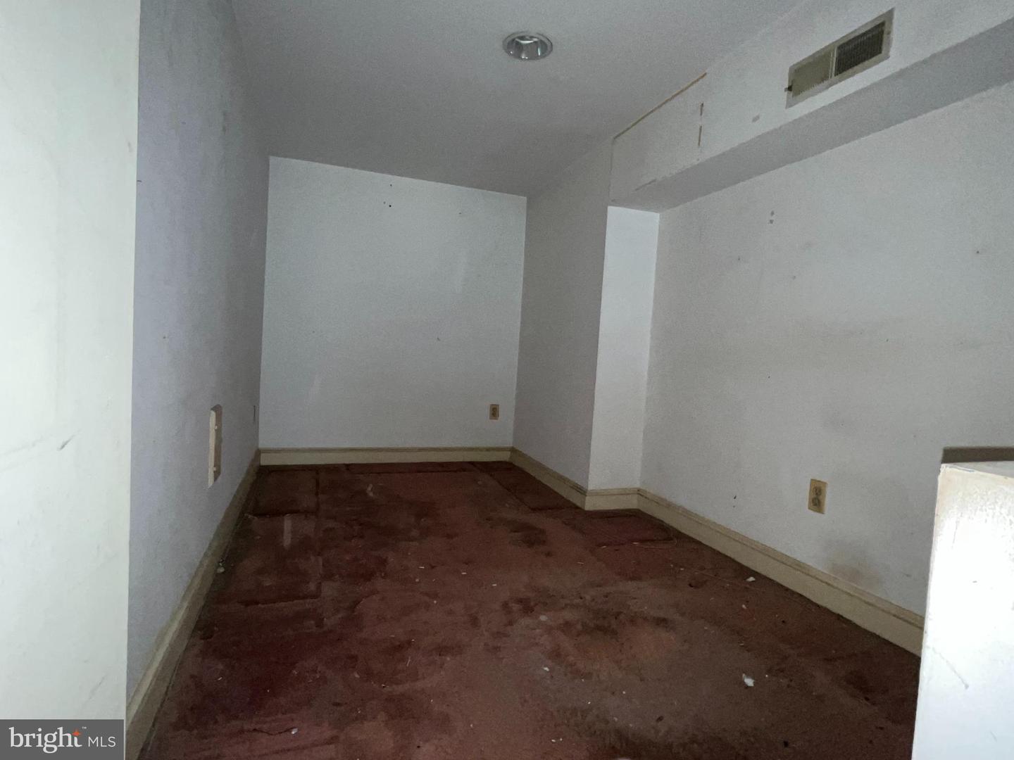 301 G STREET NE Unit: 23