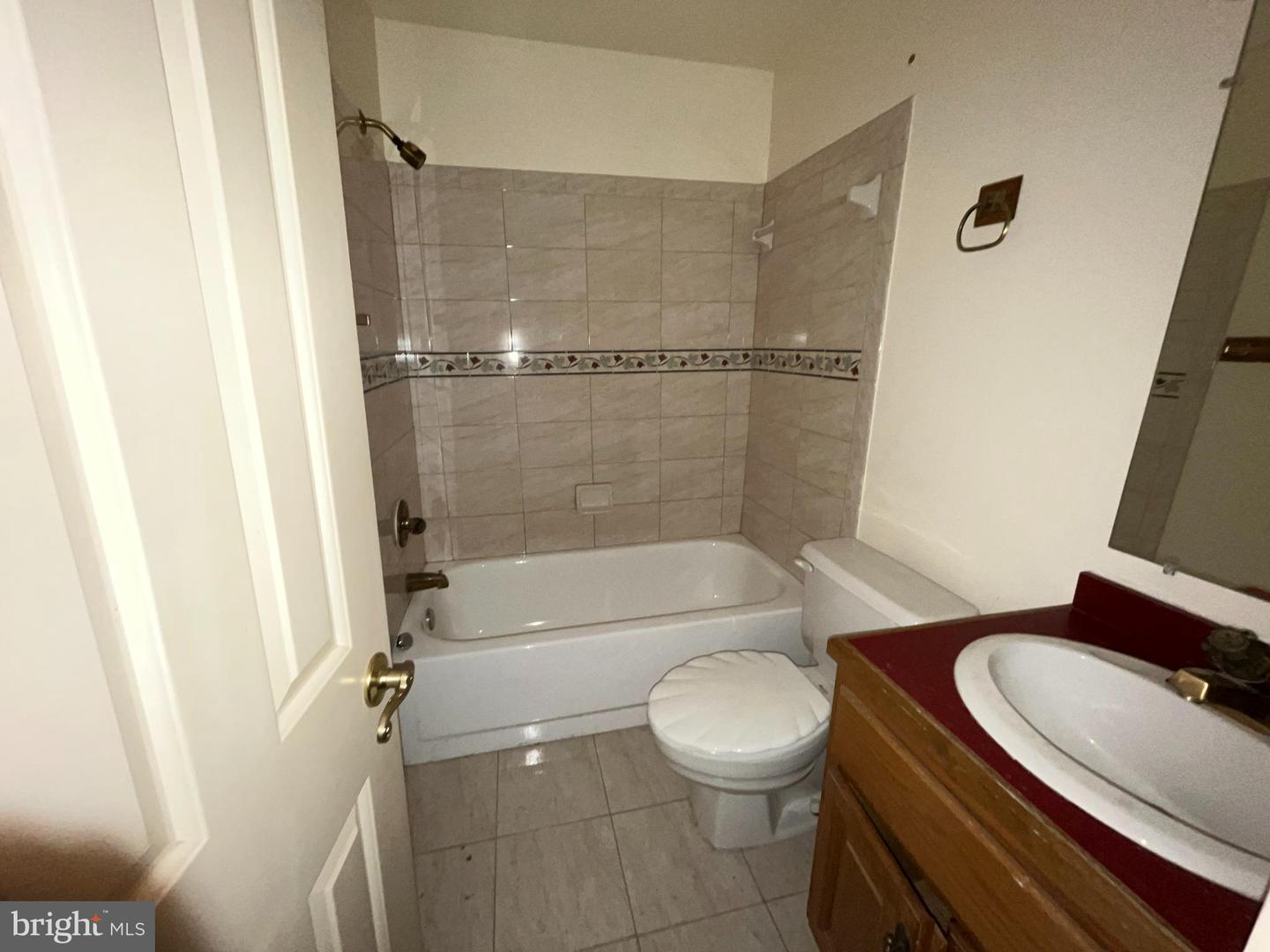 301 G STREET NE Unit: 23