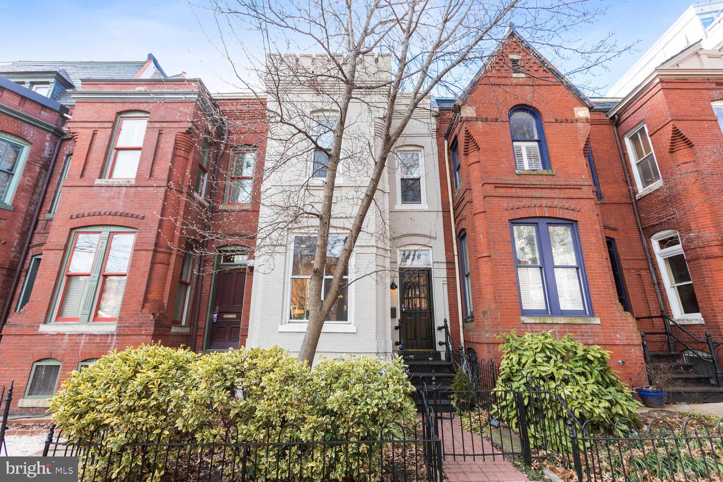 726 3RD STREET NE