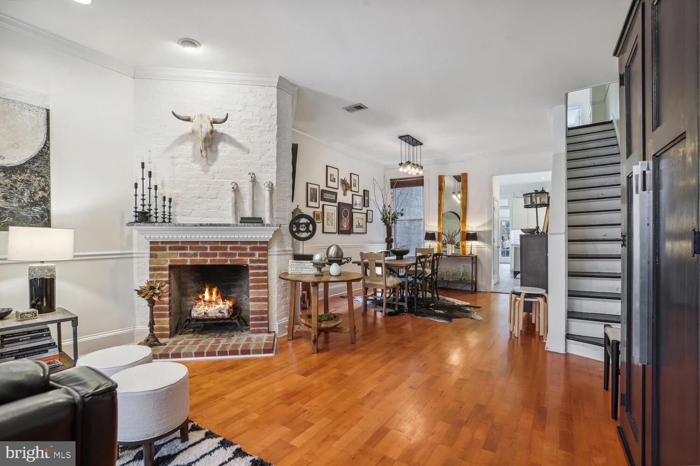 726 3RD STREET NE