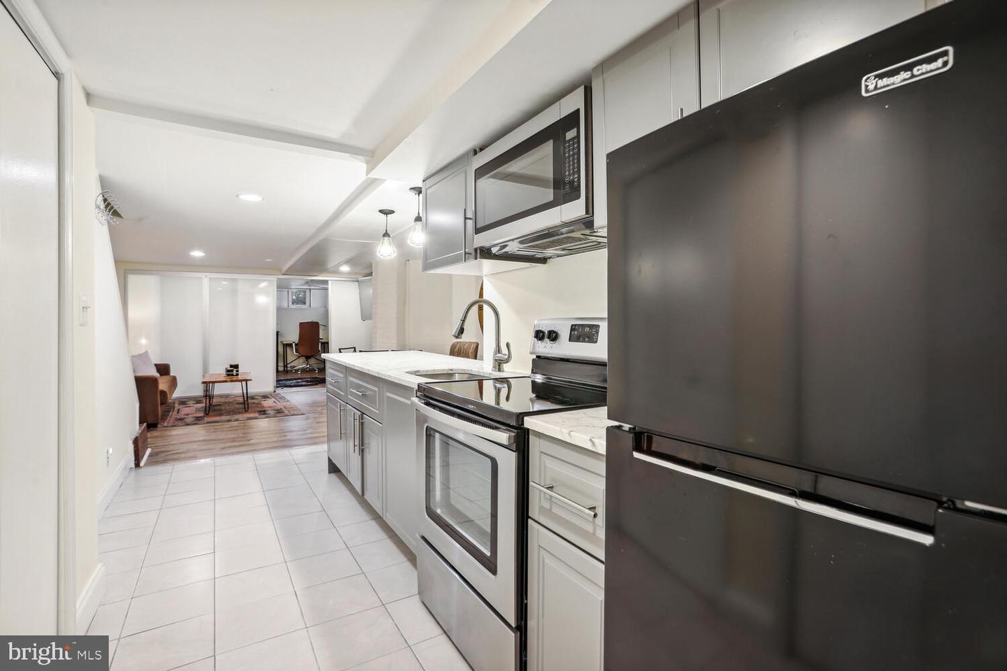 726 3RD STREET NE